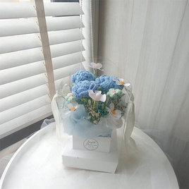 Bangkokflower A BOX FULL OF MY HEART กล่องดอกไม้ถักเพื่อแม่ - Ausiris, อุปกรณ์ตกแต่งภายในบ้าน