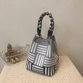 Fashion bag กระเป๋าถือถักนิตติ้ง ลายกราฟิก - Fashion Bag, Fashion Bag