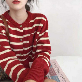 Forever25 เสื้อผ้าไหมพรมลายทางแขนยาว - Forever25