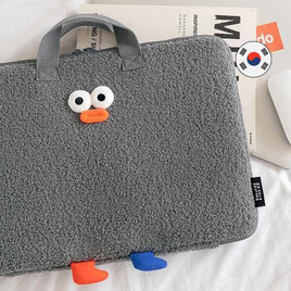 ROPAMODA กระเป๋าใส่โน้ตบุ๊คขนปุย Brunch Brother 15-inch Pom-Pom Booklet Wide Laptop Pouch - ROPAMODA, อุปกรณ์เครื่องเขียน