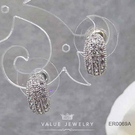 ValueJewelry ต่างหูแป้น ฝังคริสตัลละเอียด ทรงโค้ง ขนาดพอเหมาะ มี2สี  ER0069 - ValueJewelry, ต่างหู