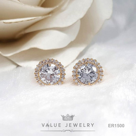 ValueJewelry ต่างหูแบบหนีบ คริสตัลเพชรกลม เพชรล้อมเพชร สีทอง ขนาดพอเหมาะER1500 - ValueJewelry, เครื่องประดับผู้หญิง