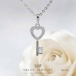 ValueJewelry สร้อยคอพร้อมจี้ ประดับคริสตัลแท้ ลายกุญแจ หัวใจ Key&Heart ขนาดกลาง NK101 - ValueJewelry, เครื่องประดับผู้หญิง