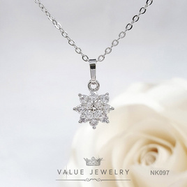 ValueJewelry สร้อยคอพร้อมจี้ ประดับคริสตัลเพชรกลม ทรงหนา ลายดอกพิกุล NK097 - ValueJewelry, เครื่องประดับผู้หญิง