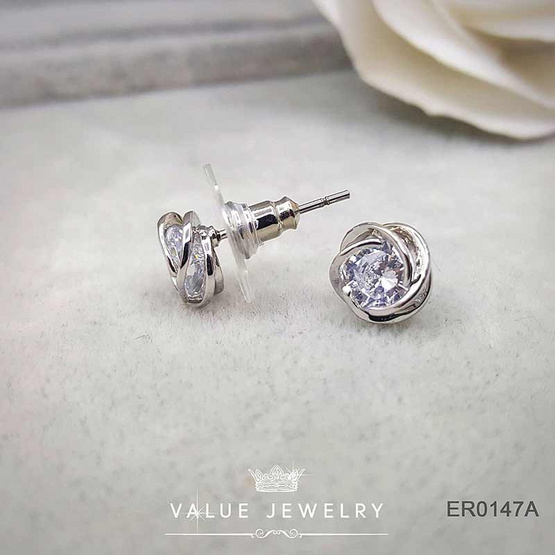 ValueJewelry ต่างหูแป้น ประดับคริสตัลแท้ เม็ดกลม ล้อมลายสาน ขนาดเล็ก ER0147