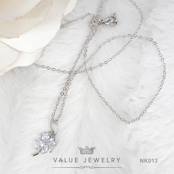 ValueJewelry สร้อยคอพร้อมจี้ ประดับคริสตัลแท้ ลาย ใบไม้นำโชค NK013