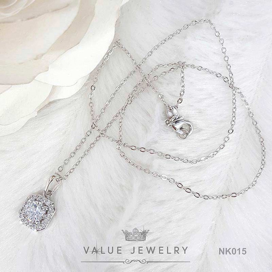 ValueJewelry สร้อยคอพร้อมจี้ คริสตัลเพชรกลม ล้อมเพชรเล็กทรงเหลี่ยม ขนาดกลาง