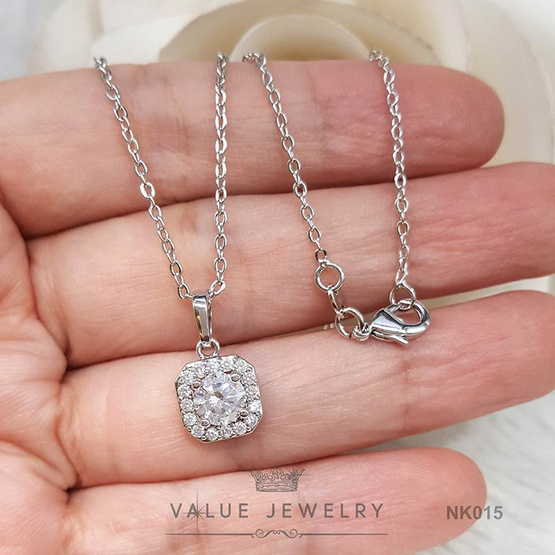 ValueJewelry สร้อยคอพร้อมจี้ คริสตัลเพชรกลม ล้อมเพชรเล็กทรงเหลี่ยม ขนาดกลาง