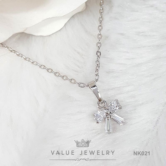 ValueJewelry สร้อยคอพร้อมจี้ ประดับคริสตัลแท้ ลายโบ ขนาดเล็ก NK021