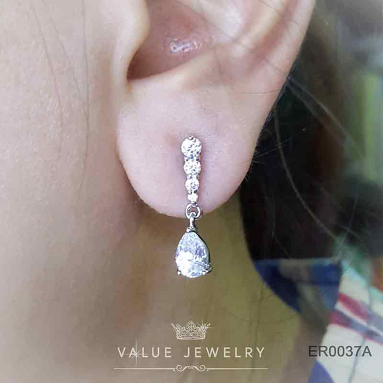 ValueJewelry ต่างหูแป้น ฝังคริสตัลแท้ ประดับติ้งเพชรหยดน้ำ ขนาดเล็ก  ER0037