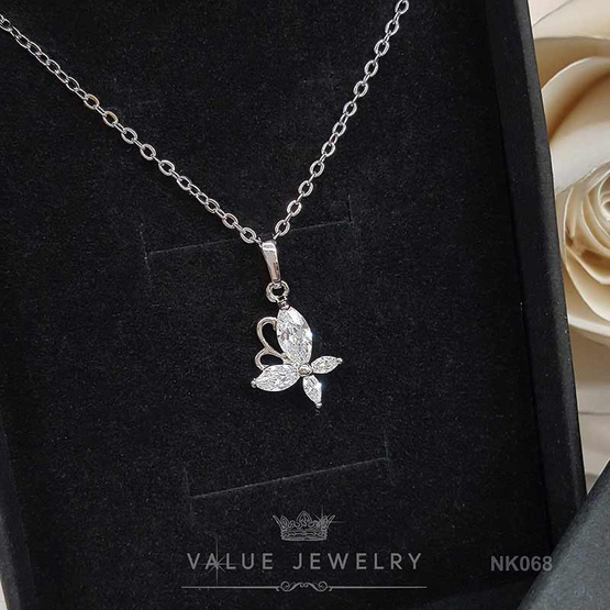 ValueJewelry สร้อยคอพร้อมจี้ ประดับคริสตัลทรงมาคี ลายผีเสื้อ  ขนาดพอเหมาะ  NK068