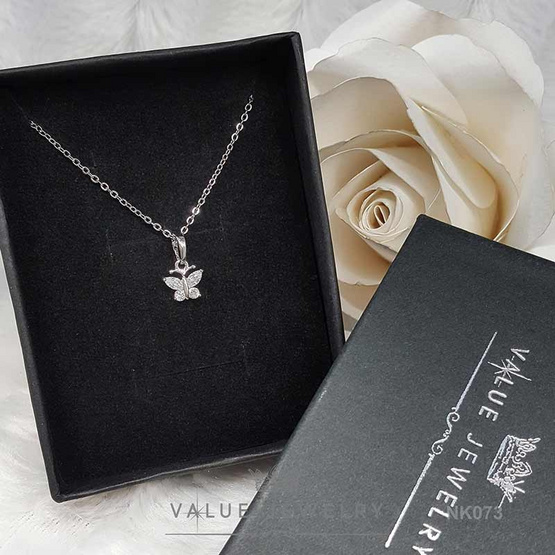 ValueJewelry สร้อยคอพร้อมจี้ ฝังคริสตัลแท้ ลายผีเสื้อ ขนาดเล็ก NK073