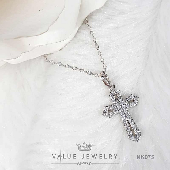 ValueJewelry สร้อยคอพร้อมจี้ ประดับคริสตัลแท้ ลายไม้กางเขน ขนาดกลาง NK075