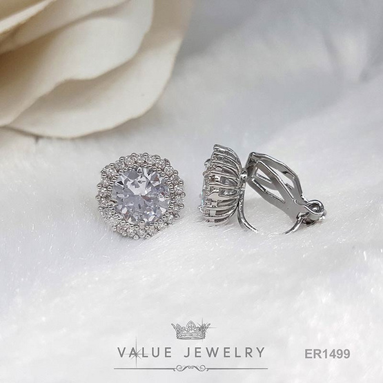 ValueJewelry ต่างหูแบบหนีบ คริสตัลเพชรกลม เพชรล้อมเพชร สีเงิน ขนาดพอเหมาะ ER1499