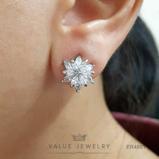 ValueJewelry ต่างหูแบบหนีบ ประดับคริสตัลทรงเพชรมาคี ลายดอกไม้  ขนาดพอเหมาะ  ER4001