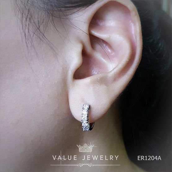 ValueJewelry ต่างหูห่วง ฝังคริสตัลเพชรกลม 1แถว 5เม็ดเรียง ER1204