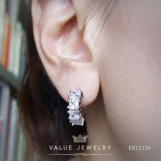 ValueJewelry ต่างหูแบบห่วง ฝังคริสตัลเพชรเอมเมอรัล ขนาด4มิลเรียง ขนาดพอเหมาะ ER1213