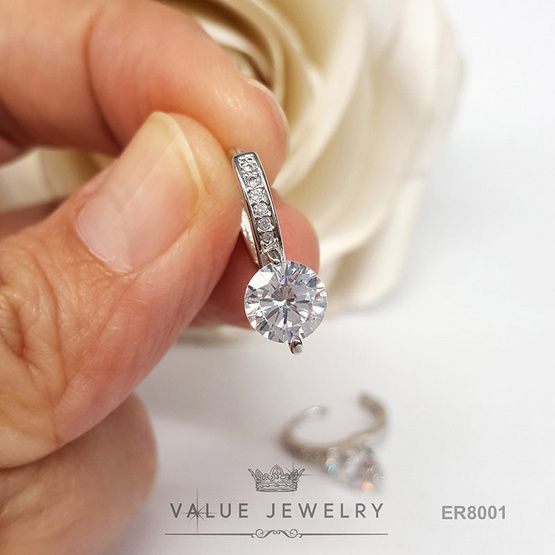 ValueJewelry ต่างหูแบบห่วง ฝังคริสตัลแท้ ประดับเสริมคริสตัลเพชรกลม ขนาด7มิล ER8001