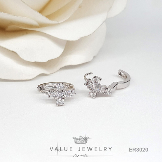 ValueJewelry ต่างหูห่วง กางเขน Cross คริสตัลแท้ ใส่ติดหู ใส่ได้ทุกวัน ER8020