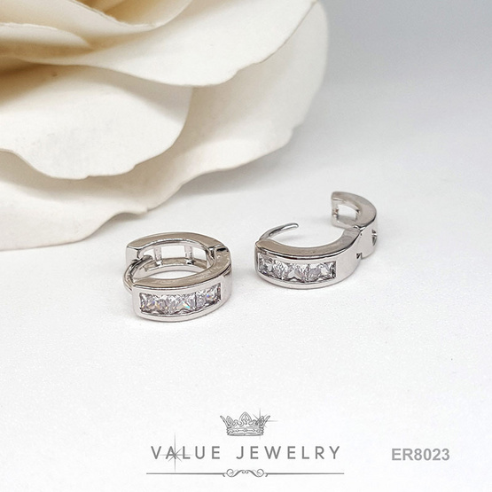 ValueJewelry ต่างหูห่วง ฝังคริสตัลเพชรปริ้นเซสเรียง ขนาดวงเล็ก ER8023