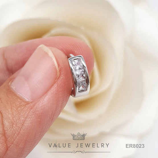 ValueJewelry ต่างหูห่วง ฝังคริสตัลเพชรปริ้นเซสเรียง ขนาดวงเล็ก ER8023