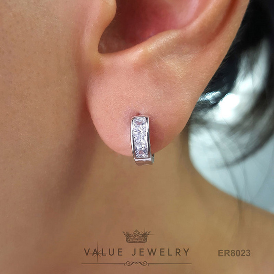 ValueJewelry ต่างหูห่วง ฝังคริสตัลเพชรปริ้นเซสเรียง ขนาดวงเล็ก ER8023