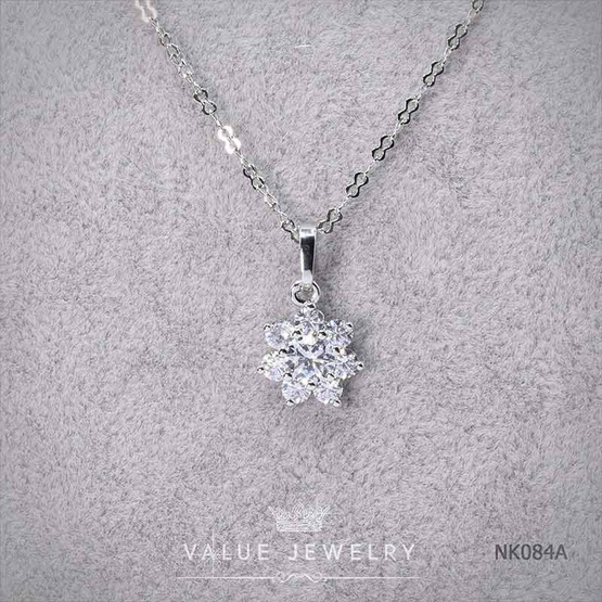 ValueJewelry สร้อยคอพร้อมจี้ ประดับคริสตัลเพชรกลม ลายดอกพิกุล NK084