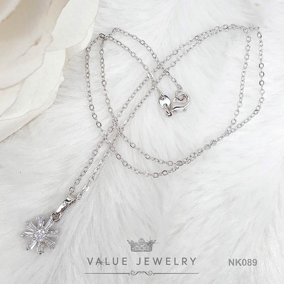 ValueJewelry สร้อยคอพร้อมจี้ ฝังคริสตัลเอมเมอรัล  ลายดอกไม้  ขนาดเล็ก NK089