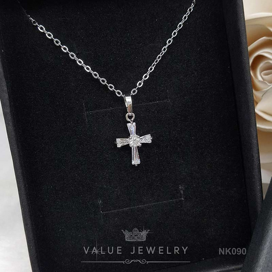 ValueJewelry สร้อยจี้ ไม้กางเขนเล็ก คริสตัลแท้ วิบวับเหมือนเพชรแท้ ใส่ได้ทุกวัน NK090