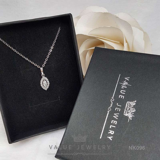 ValueJewelry สร้อยคอพร้อมจี้ ประดับคริสตัล ทรงเพชรมาคี ล้อมเพชรละเอียด ขนาดเล็ก  NK096