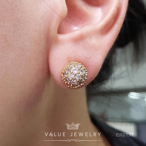 ValueJewelry ต่างหูแป้น ทรงครึ่งวงกลม ฝังด้วยคริสตัลแท้ ขนาดกลาง ER0137 ValueJewelry ต่างหูแป้น ทรงครึ่งวงกลม ฝังด้วยคริสตัลแท้ ขนาดกลาง ER0137