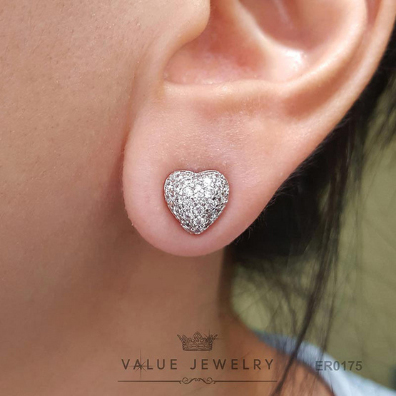 ValueJewelry ต่างหูแป้น ลายหัวใจ Heart ฝังคริสตัลแท้ ขนาดพอเหมาะ ตุ้มหู เครื่องประดับ ER0175