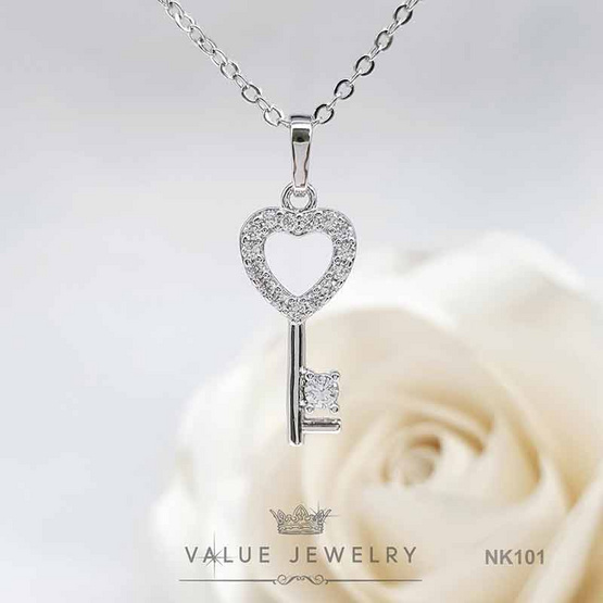 ValueJewelry สร้อยคอพร้อมจี้ ประดับคริสตัลแท้ ลายกุญแจ หัวใจ Key&Heart ขนาดกลาง NK101