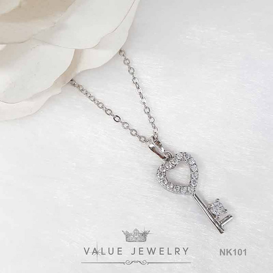 ValueJewelry สร้อยคอพร้อมจี้ ประดับคริสตัลแท้ ลายกุญแจ หัวใจ Key&Heart ขนาดกลาง NK101