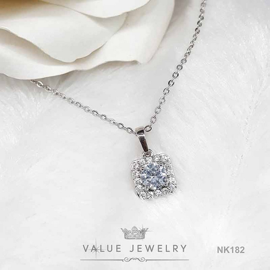 ValueJewelry สร้อยคอประดับจี้คริสตัล ฝังเพชรรอบทรงสี่เหลี่ยมเหมือนเพชรแท้ NK182