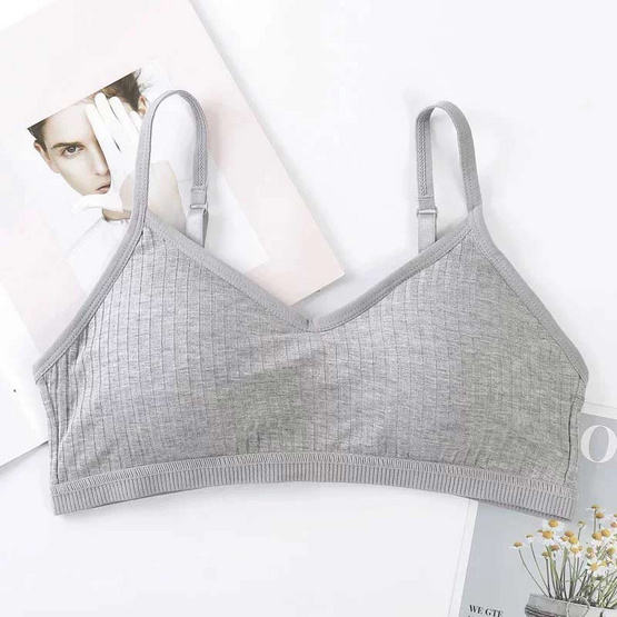 Bra Studio บราทรงสปอร์ท ไร้โครง สายบ่าปรับได้ พร้อมตะขอหลัง Free Size Bra Studio บราทรงสปอร์ท ไร้โครง สายบ่าปรับได้ พร้อมตะขอหลัง Free Size