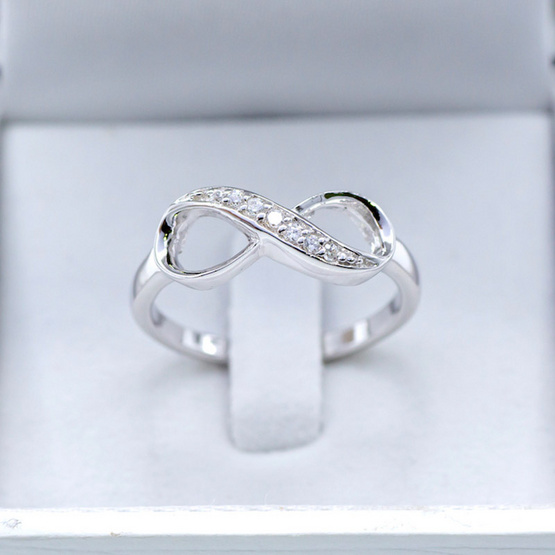 Beauty Jewelry แหวนเงินแท้ 92.5% ประดับเพชร CZ รุ่น RS2055-RR เคลือบทองคำขาว Beauty Jewelry แหวนเงินแท้ 92.5% ประดับเพชร CZ รุ่น RS2055-RR เคลือบทองคำขาว