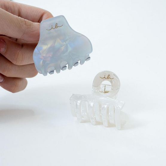 invisibobble กิ๊บหนีบผม CLIPSTAR M Pearly Frost 2pcs invisibobble กิ๊บหนีบผม CLIPSTAR M Pearly Frost 2pcs