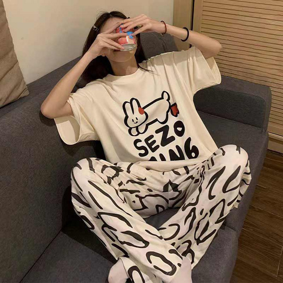 Bra Studio ชุดนอนเสื้อแขนสั้นพร้อมกางเกงขายาว ลายกระต่าย Sezo Bra Studio ชุดนอนเสื้อแขนสั้นพร้อมกางเกงขายาว ลายกระต่าย Sezo