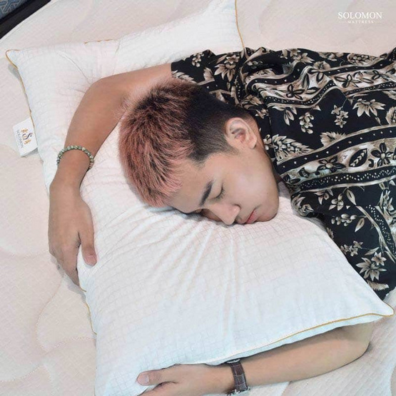 SOLOMON หมอนหนุนขอบทองเกรดโรงแรม Layla Pillow SOLOMON หมอนหนุนขอบทองเกรดโรงแรม Layla Pillow