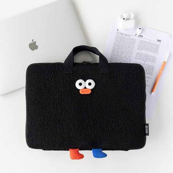 ROPAMODA กระเป๋าใส่โน้ตบุ๊คขนปุย Brunch Brother 15-inch Pom-Pom Booklet Wide Laptop Pouch ROPAMODA กระเป๋าใส่โน้ตบุ๊คขนปุย Brunch Brother 15-inch Pom-Pom Booklet Wide Laptop Pouch