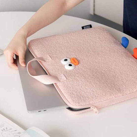 ROPAMODA กระเป๋าใส่โน้ตบุ๊คขนปุย Brunch Brother 15-inch Pom-Pom Booklet Wide Laptop Pouch