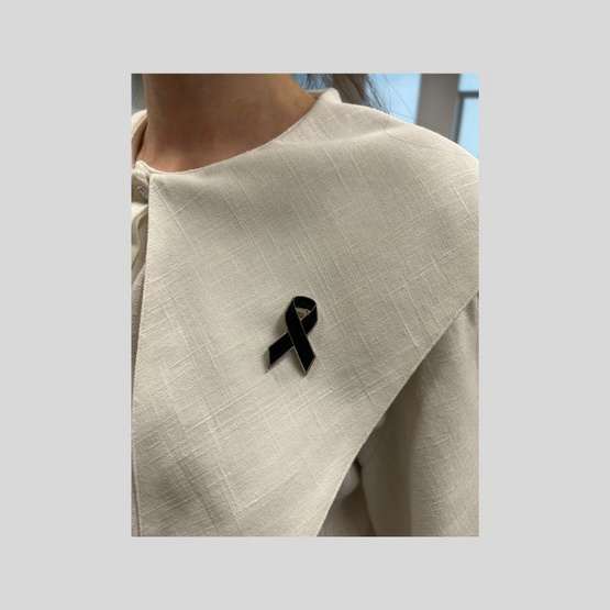 Day2Nite เข็มกลัดไว้อาลัย (แพ็ก 3 ชิ้น)