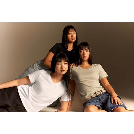 GQ Easy จีคิว อีซี่ เสื้อทรงผู้หญิง คอวี