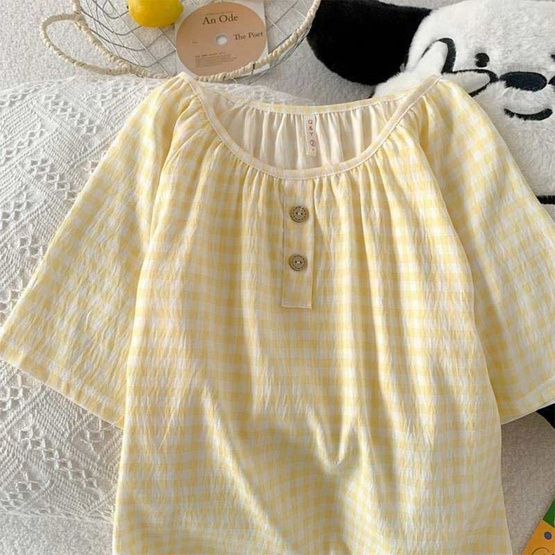 Forever25 ชุดนอนผู้หญิงคอกลม เสื้อแขนสั้นพร้อมกางเกงขาสั้น ลายเหลืองตาราง