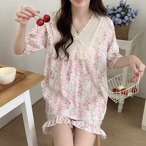 Forever25 ชุดนอนผู้หญิงคอวี เสื้อแขนสั้นพร้อมกางเกงขาสั้น ลายดอกสีครีม