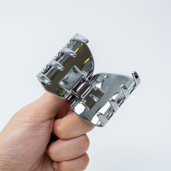 INVISIBOBBLE กิ๊บหนีบผม EVERCLAW M Eclipse Moonbeam 1pc