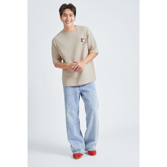 GQ EASY เสื้อสนูปปี้ ลายสนูปปี้ขี่ม้า ทรงปกติ สีเบจ