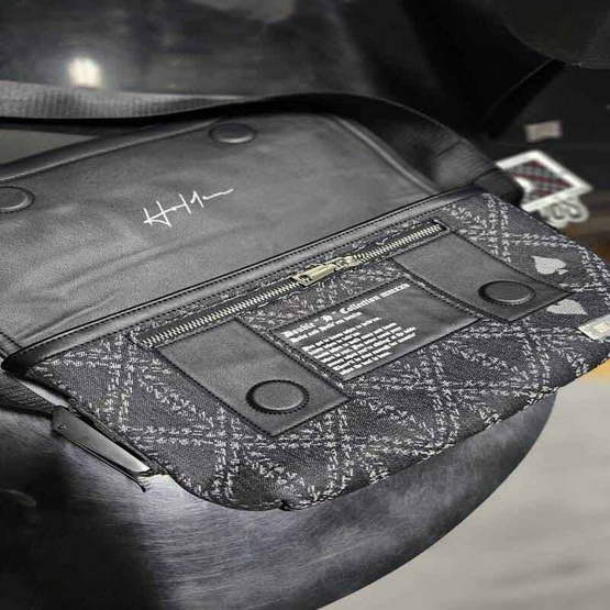 กระเป๋า HOBS X Holdem ขนาด 12 นิ้ว ผ้ายีนส์ มีกล่อง