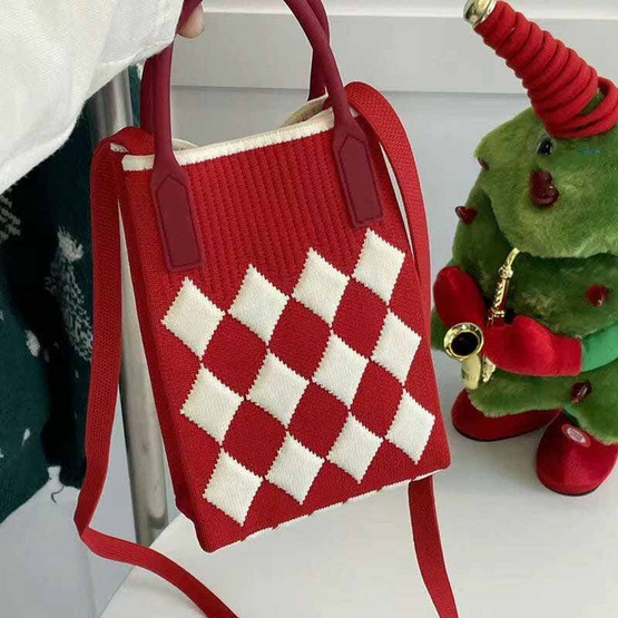 Forever25 C02 กระเป๋าทรงเหลี่ยมลายตารางหมากรุกสีแดง